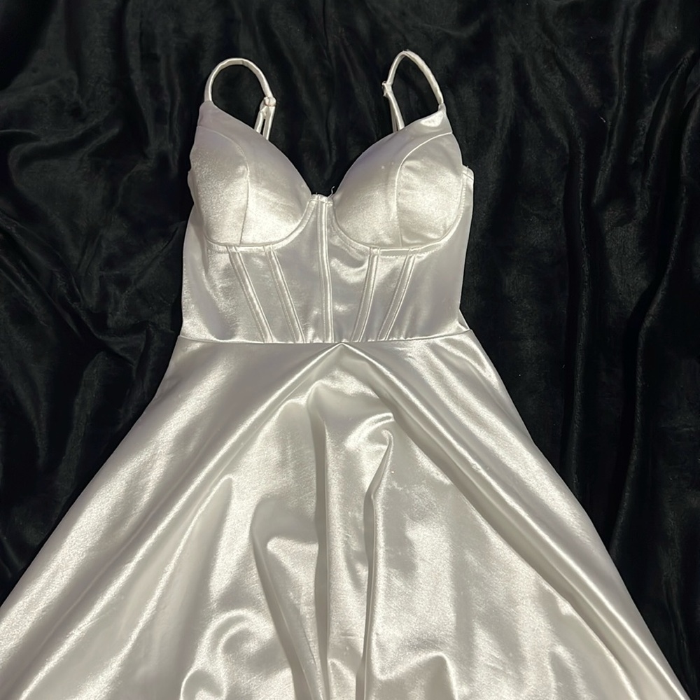 Windsor. Extra small white mini dress. Used once, in good condition.